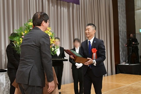 令和５年度東京都中小企業技能人材育成大賞知事賞 表彰写真